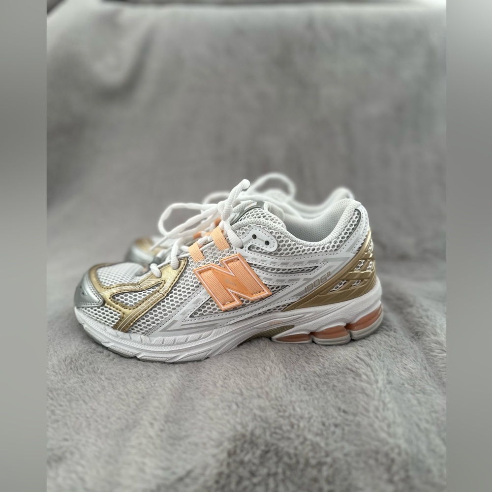 New Balance 1906